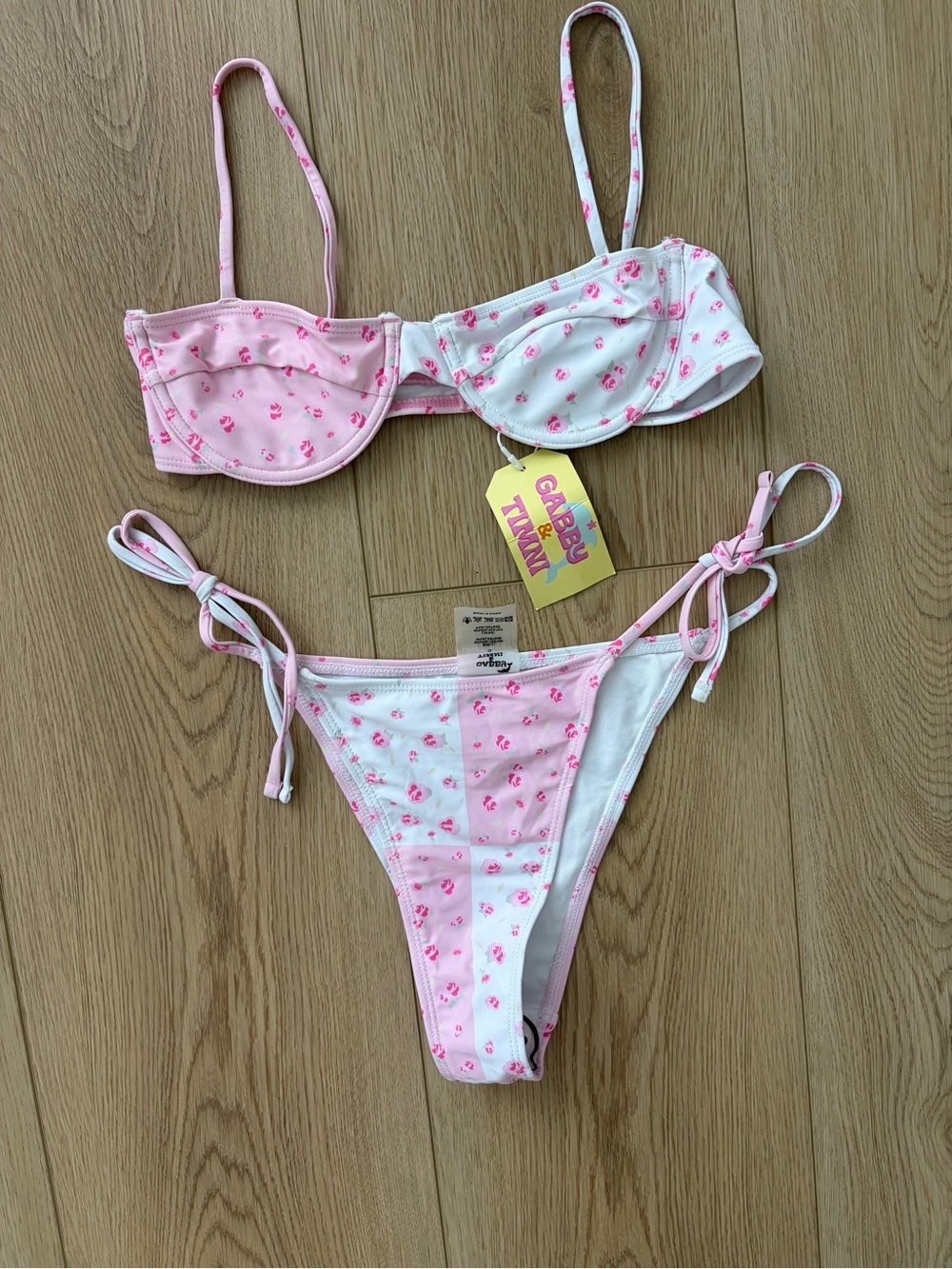 Gabby & Timni bikini